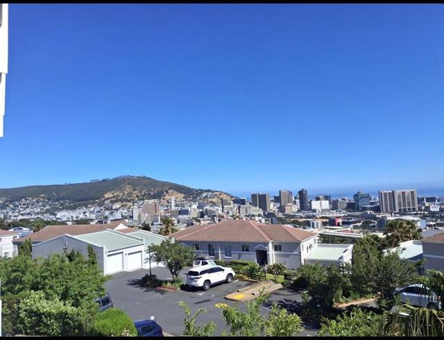 2 BEDROOM PROPERTY TO RENT IN VREDEHOEK